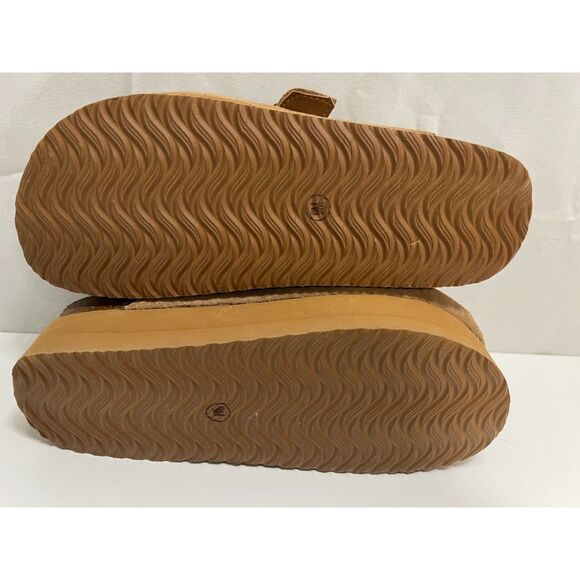 Cushionaire suede platform clog with faux shearling lining. Size 9. - Picture 7 of 8